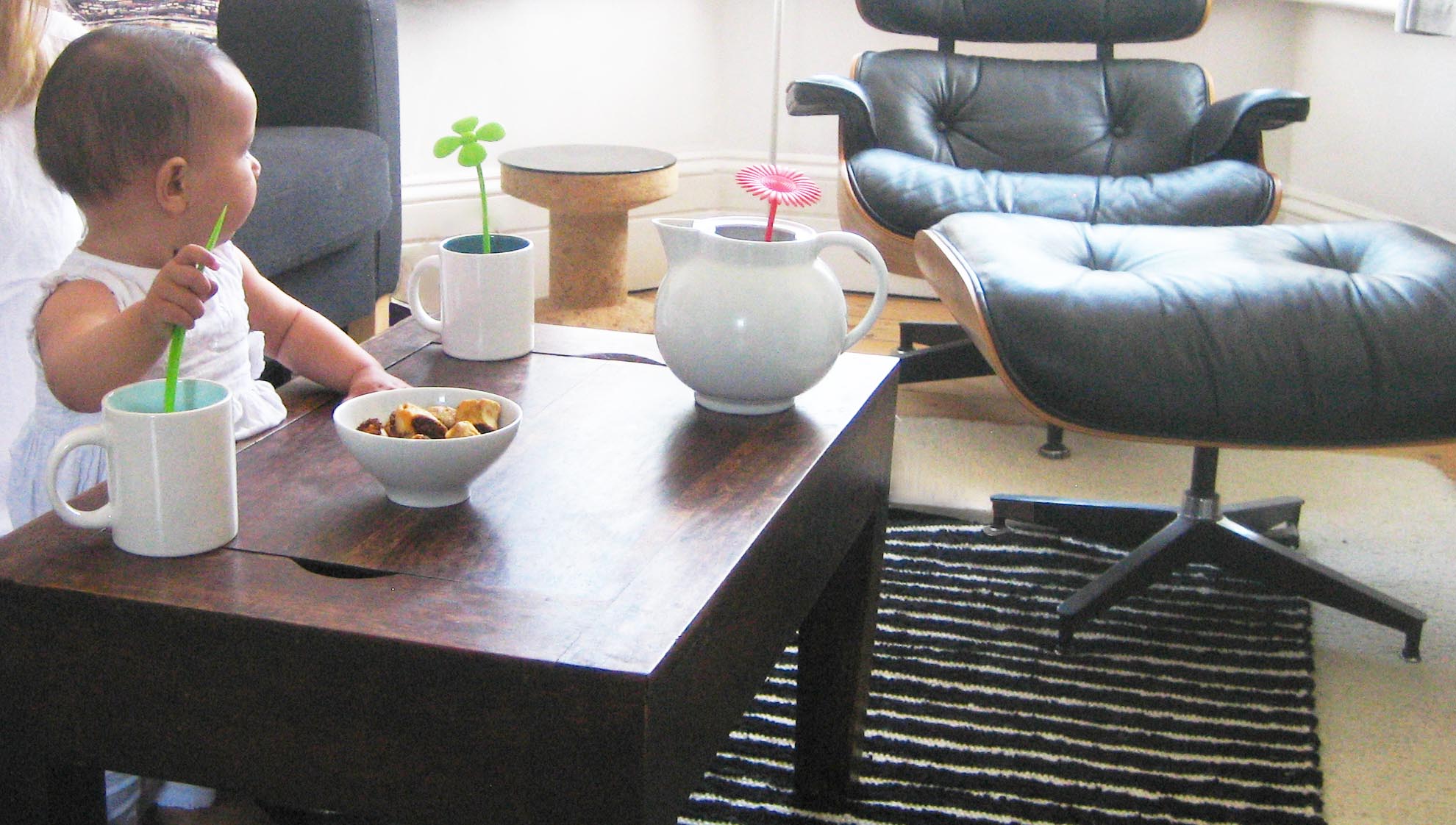 DIPN_tea_infuser_strainer_by_gregorysung_for_GUZZINI_and_E-MY